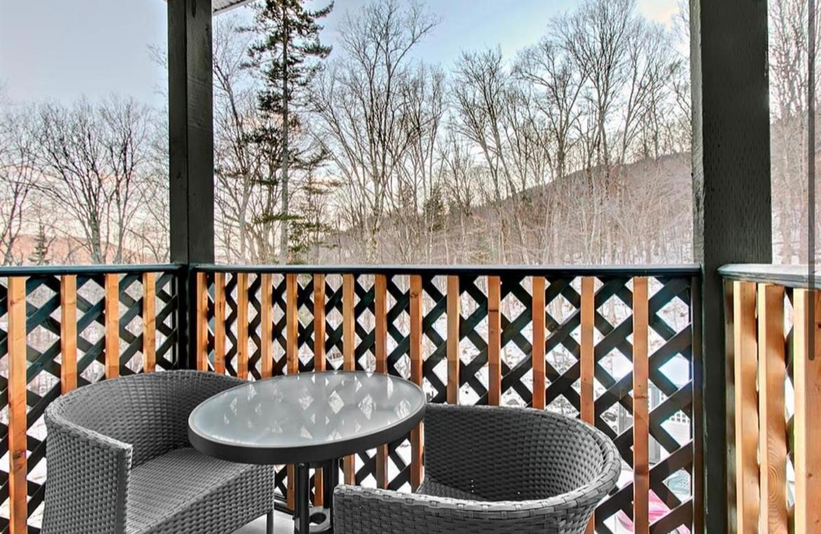 Condo Ski-In Ski-Out Stoneham Exterior foto